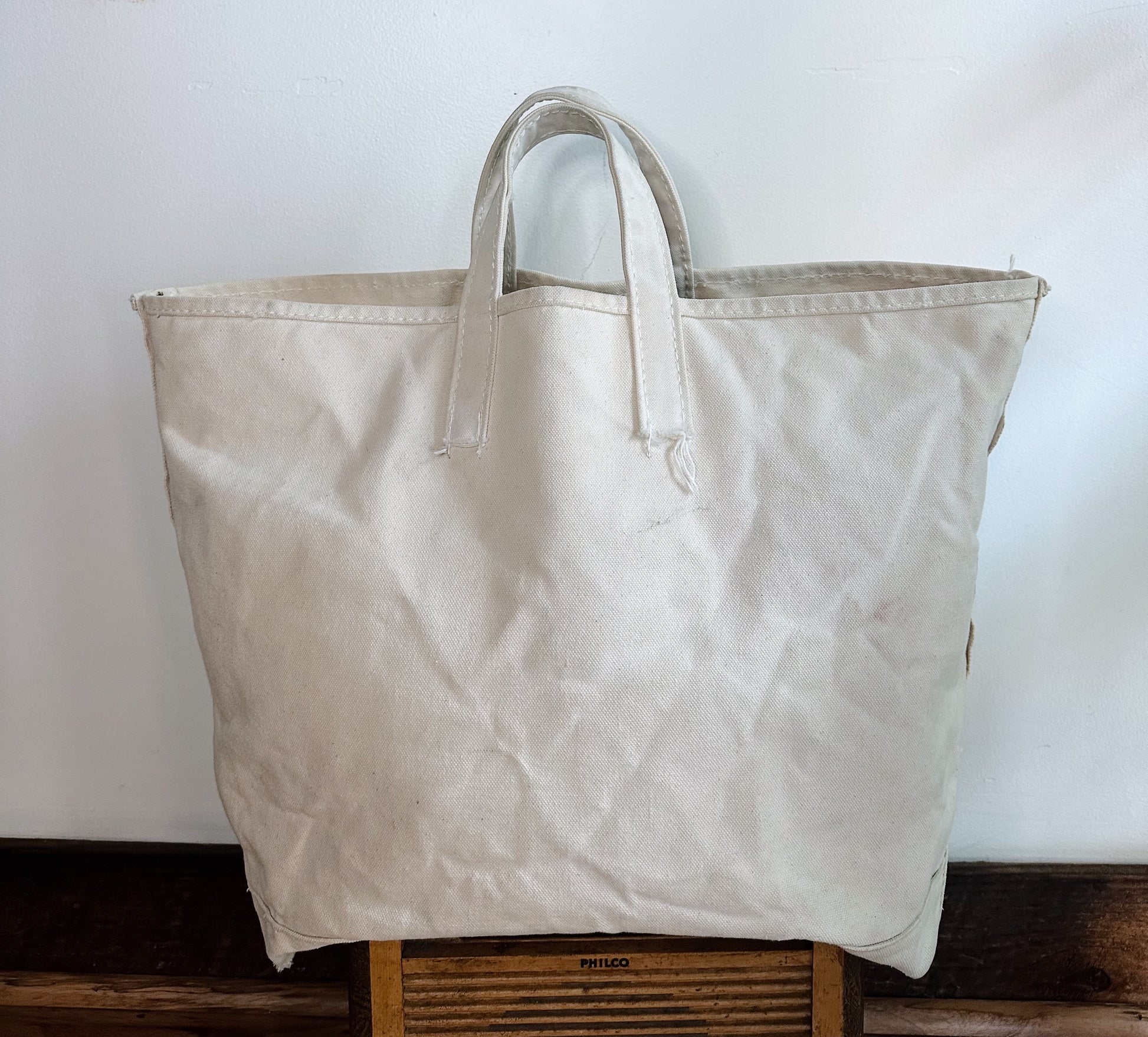 view of tote bag from other side, plain 